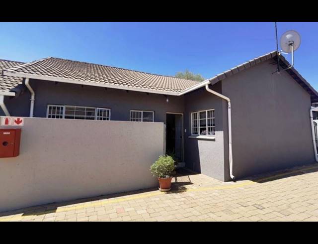 2 BEDROOM SIMPLEX FOR SALE IN KLOPPERPARK